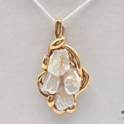 #716 • 14k Gold and Pearl Pendant, 4.7g
