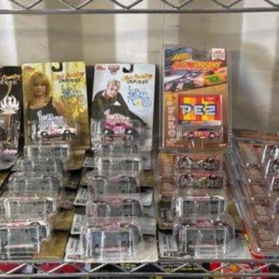Sale Photo Thumbnail #367: #4038 • NEW!!! (37) Die Cast Cars

