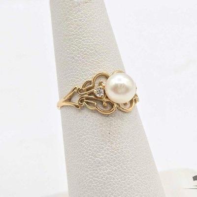#802 • 10k Gold Pearl and Rhinestone Ring, 1.5g
