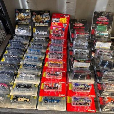 Sale Photo Thumbnail #377: #4056 • NEW!!! (40) Die Cast Cars
