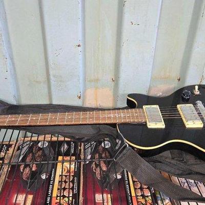 Sale Photo Thumbnail #336: #3524 • Gibson Guitar & Zipup Case
