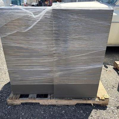 #90500 • 2 Metal Filing Cabinets
