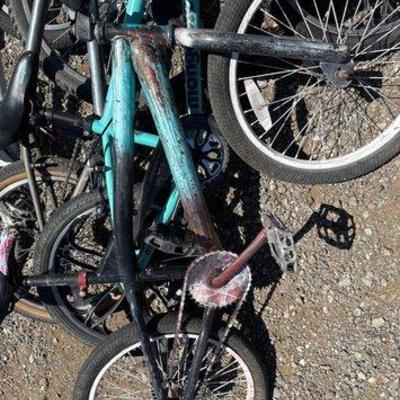 Sale Photo Thumbnail #383: #80002 • 4 Bmx Bikes
