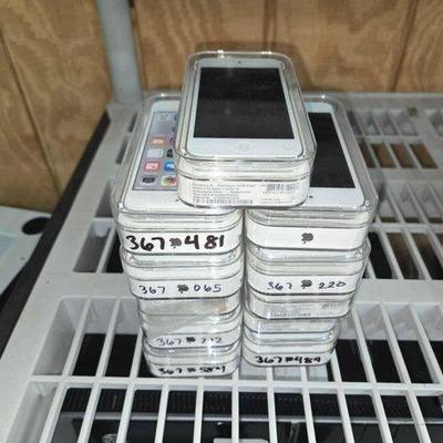 #2647 • (11) Ipod Touch 6th Generation 32GB Silver
