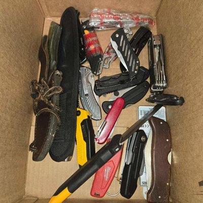 #2670 • (20) Knives & Pocket Knives
