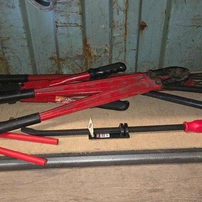 Sale Photo Thumbnail #324: #3078 • (5) Bolt Cutters & Pry Bar

