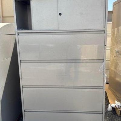 #90014 • 2 Metal Filing Cabinets
