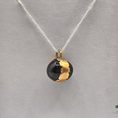 #602 • 18k Gold and Semi-Precious Stone Pendant, 2.7g
