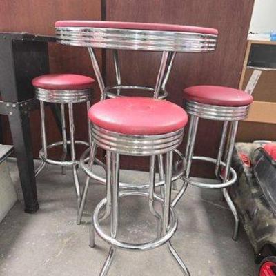 #2186 • Bar Table & (3) Stools
