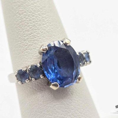 #600 • Platinum & Sapphire Ring, 5.37g
