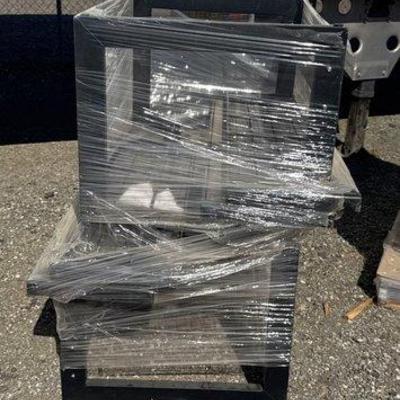 #91010 • 2 Metal Benches
