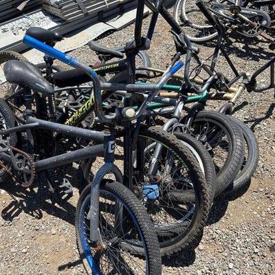 Sale Photo Thumbnail #387: #80010 • 4 Bmx Bikes 1 Mountain Bike
