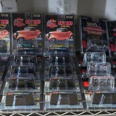 Sale Photo Thumbnail #370: #4044 • NEW!!! (30) Racing Champion Die Cast Cars
