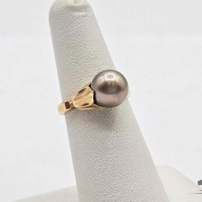 #800 • 10k Gold and Pearl Ring, 3.2g
