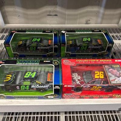 Sale Photo Thumbnail #372: #4048 • NEW!!! (4) 1:24 Scale Die Cast Cars
