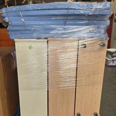Sale Photo Thumbnail #231: #2604 • Pallet with Cubbies & Mats
