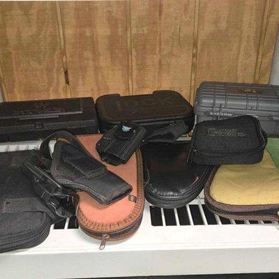 #2667 • (13) Gun Holsters, Cases & Bags

