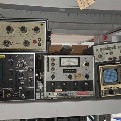 #2072 • Sin-Square Audio Generator, Oscilloscope & More
