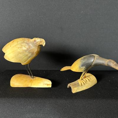Horn Carved Vintage Birds
