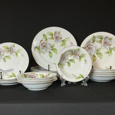 Roselyn Dogwood 4 Piece Place Setting For 4 And More III