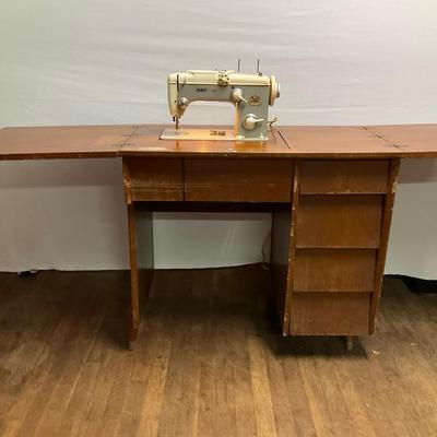 Pfaff Sewing Machine And Table 