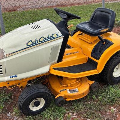 “Cub Cadet” 2000 Garden Tractor