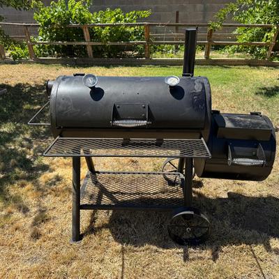 Oklahoma Joe’s Highland Offset Smoker | Heavy-Duty Steel | Side Firebox & Thermometers