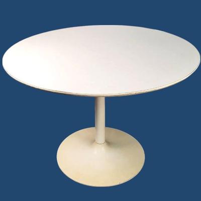 MCM Saarinen-style Tulip Table - 42x30”