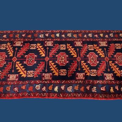 Area Rug - 3'11" X 9'9"
