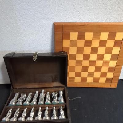 Metal Chess Set W/ Wood Box & Wood Chess Board