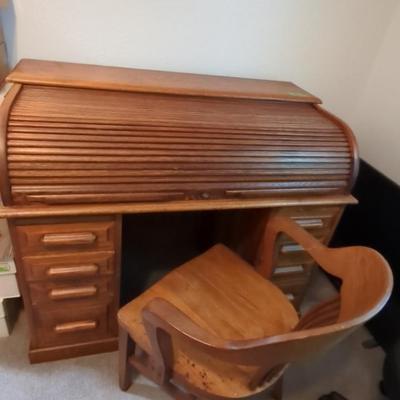 Oak Roll Top Desk & Chair 