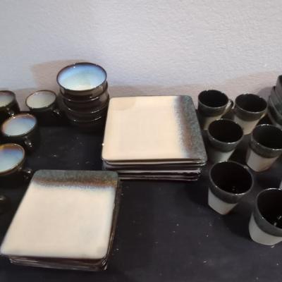 Brown/Beige Dishes & Mugs 