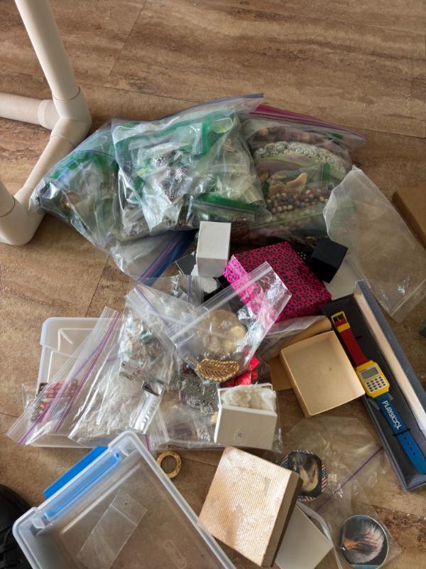 Sale Photo Thumbnail #766