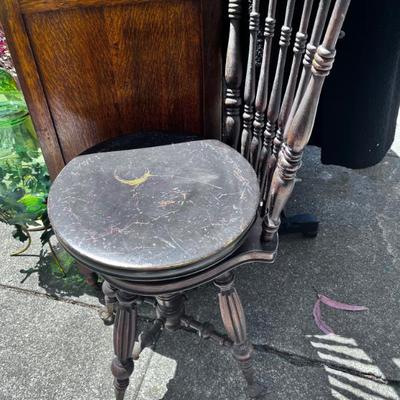 Sale Photo Thumbnail #99: VINTAGE SWIVEL CHAIR