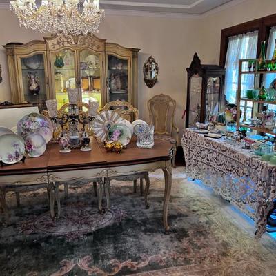 Sale Photo Thumbnail #24: DINING TABLE 6/CHAIRS
CHINA CABINET