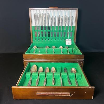 Oneida Community Stainless Flatware Set