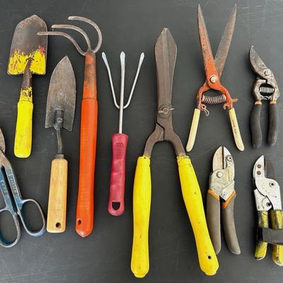 Small Lawn & Garden Tools