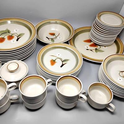 Hallkraft Wild Strawberry Dining Set 