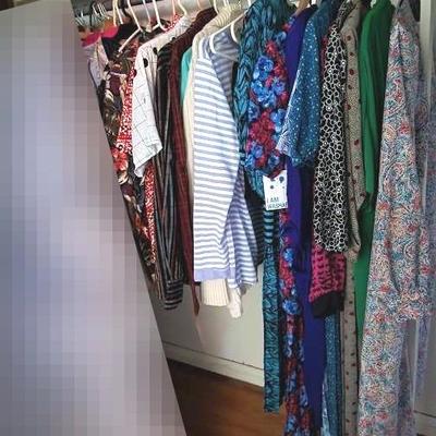 Vintage Ladies Dresses, Blouses And Skirts