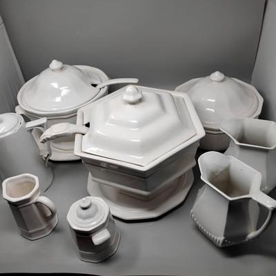 Pfaltzgraff Soup Tureens & Other Ceramics 