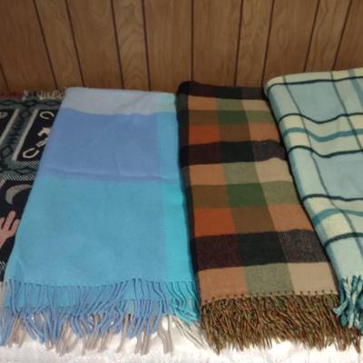4 Throw Blankets 
