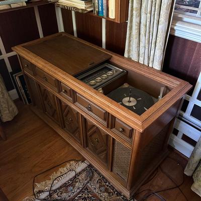 Magnavox Wooden Console Record Player (Records Included!)