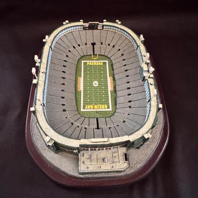 Lot 240: Danbury Mint collectible stadium replica of Green Bay Packer Lambeau Field,