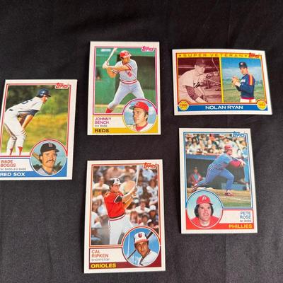 Lot 285: 1983 Topps Baseball Card Set / Incomplete 
