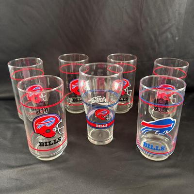 Lot 226: Buffalo Bills Vintage Mobil Promotional Glasses
