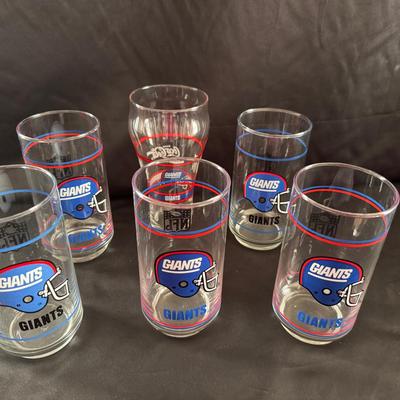 Lot 227: Vintage Giants Mobil Promotional Glasses