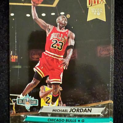 Lot 500: 92-93 Fleet Ultra Basketball Cards