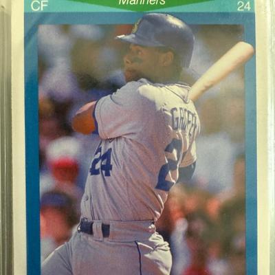 Lot 473: Baseball Cards