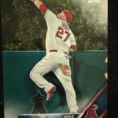 Lot 511: 2016 Topps Baseball Card Lot – Stars, Inserts, and Rookie Cards (6+)