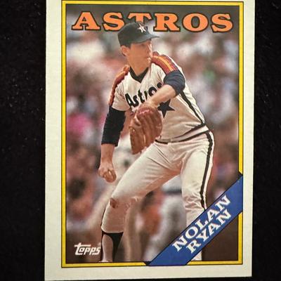 Lot 525: 1988 Topps Complete Set.